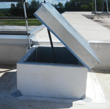 Люк на кровлю №12